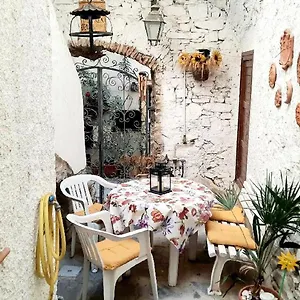 https://soggiorno-romantico-in-antico-borgo-vicino-al-mare.hotelitalianriviera.com