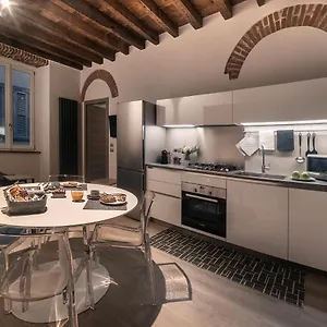 https://borgo-san-leonardo.italymilanhotels.net